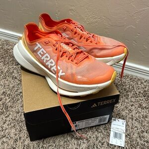 Adidas TERREX AGRAVIC SPEED ULTRA TRAIL RUNNING SHOES 8.5 women’s